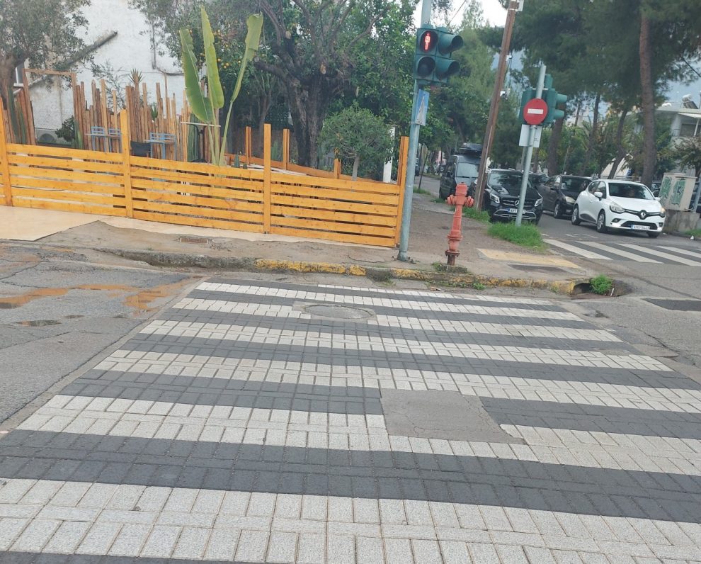 Τσιμέντο ανάμεσα σε κυβόλιθους…