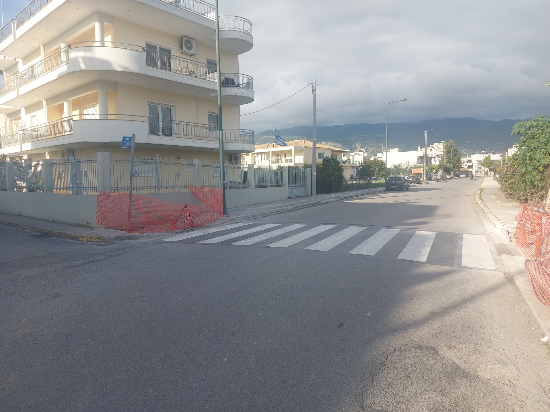 Επιτέλους διάβαση πεζών στην οδό Χρυσανθέμων!