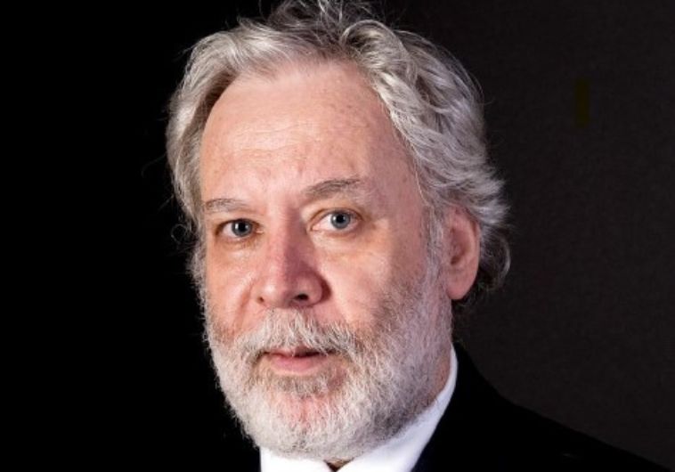 Γιώργος Μαρκόπουλος: «Πορεύομαι προσεχτικά, και γύρω από την ποίηση και έξω από αυτήν»