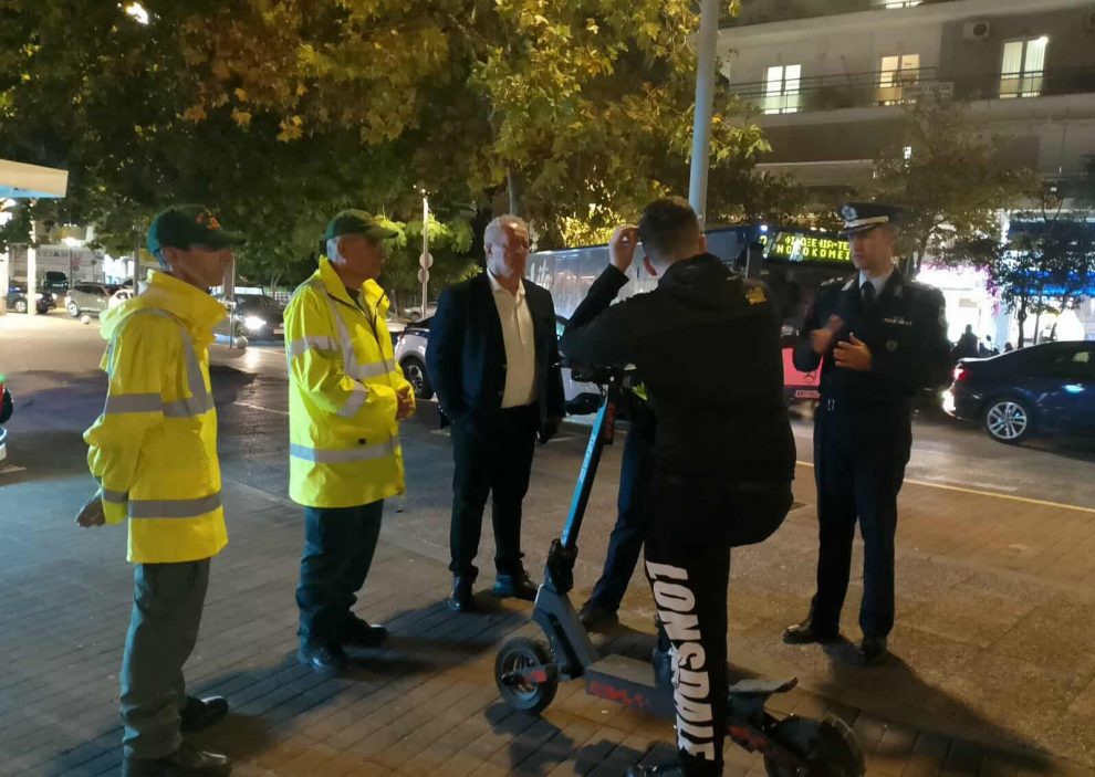 Καλαμάτα: Ενημέρωση από Τροχαία και Δημοτική Αστυνομία για τα πατίνια σε ενηλίκους και ανηλίκους πριν από τα πρόστιμα