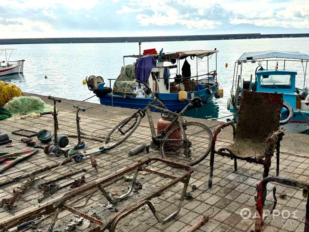 Σε εξέλιξη ο υποθαλάσσιος καθαρισμός του λιμένα Καλαμάτας