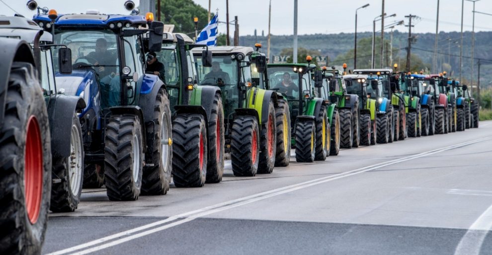 Σκληρή γραμμή από τους αγρότες που στήνουν νέα μπλόκα σε όλη τη χώρα