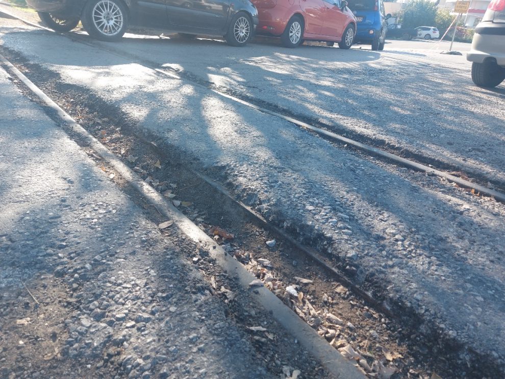 Σοβαρός τραυματισμός γυναίκας στις γραμμές του τρένου