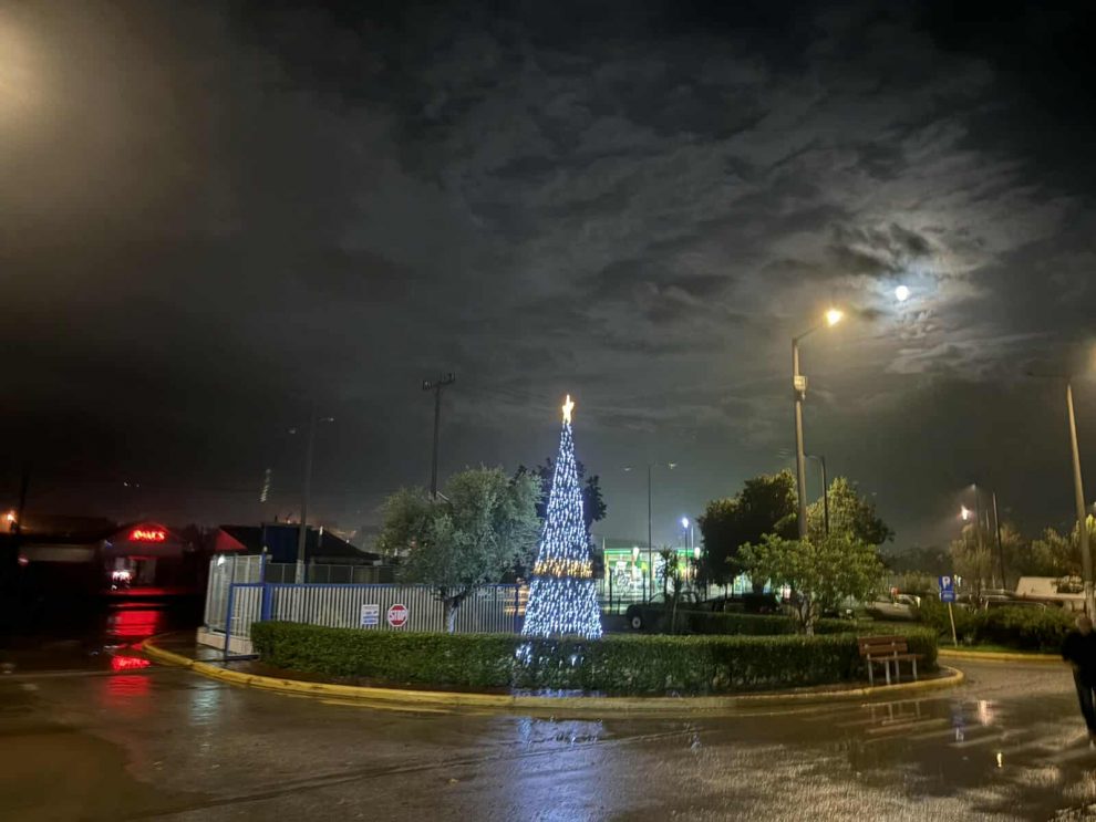 Φωταγωγήθηκε το δέντρο της Διοκλής  ΑΕ στο Βιοτεχνικό Πάρκο Καλαμάτας