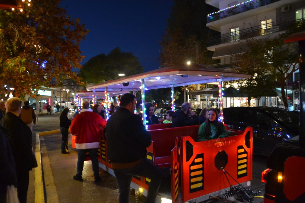 Καλαμάτα: Με κάλαντα, ανοιχτά καταστήματα και τρενάκι σήμερα