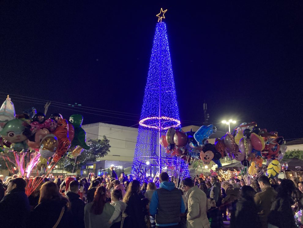 Κυπαρισσία: Φωταγωγήθηκαν τα χριστουγεννιάτικα δέντρα & η φάτνη