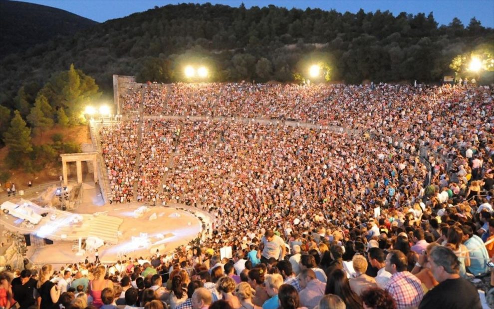 «Δεν κάνουμε θέατρο για το θέατρο. Δεν κάνουμε θέατρο για να ζήσουμε. Κάνουμε θέατρο για να πλουτίσουμε τους εαυτούς μας, το κοινό που μας παρακολουθεί κι όλοι μαζί να βοηθήσουμε να δημιουργηθεί ένας πλατύς, ψυχικά πλούσιος και ακέραιος πολιτισμός στον τόπο μας»