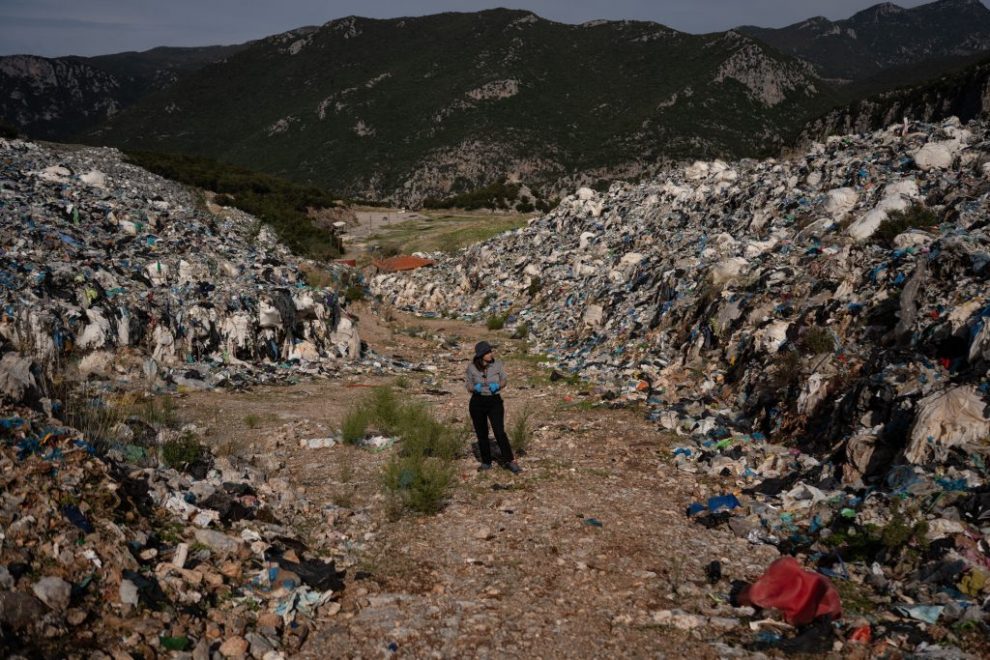 Μαραθόλακκα: Κλειστή στα  χαρτιά, ανοιχτή πληγή για το περιβάλλον