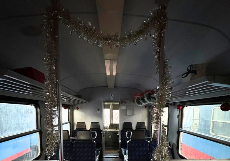 Έτοιμο να σφυρίξει σήμερα το τρένο του Άγιου Βασίλη στην Καλαμάτα