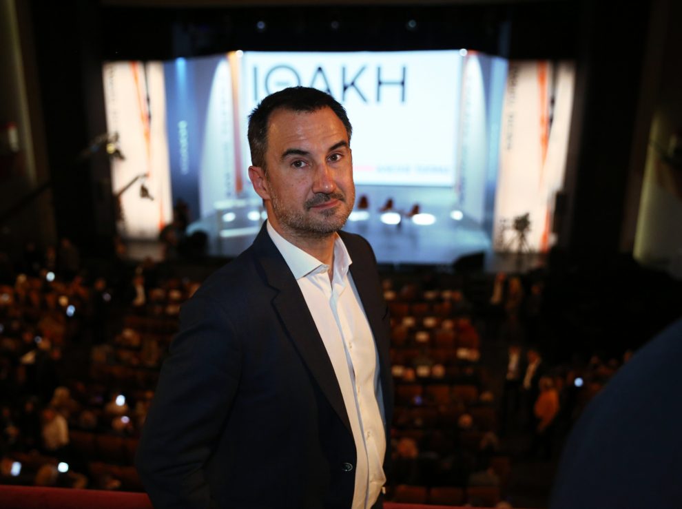 Χαρίτσης σε Τσίπρα: Κριτική από κοντά, αποστάσεις από μακριά