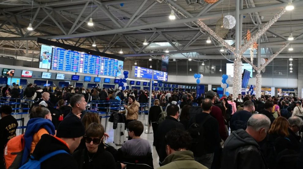 Ο Δήμας ανακοίνωσε μετά το μπλακ άουτ στην εναέρια κυκλοφορία 7 σημεία εκσυγχρονισμού, αλλά με πολλά… «θα» και ανοιχτούς χρόνους