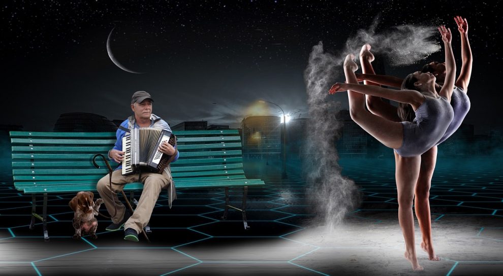 «Το θέατρο είναι ποίηση που αφήνει το βιβλίο και κατεβαίνει στο δρόμο»