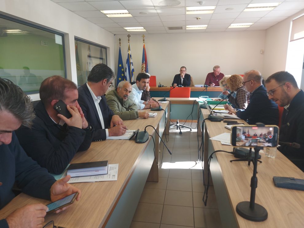 Δημοτική Επιτροπή Καλαμάτας: «Πέρασαν» τεχνικό πρόγραμμα και προϋπολογισμός, με τη μειοψηφία να καταψηφίζει