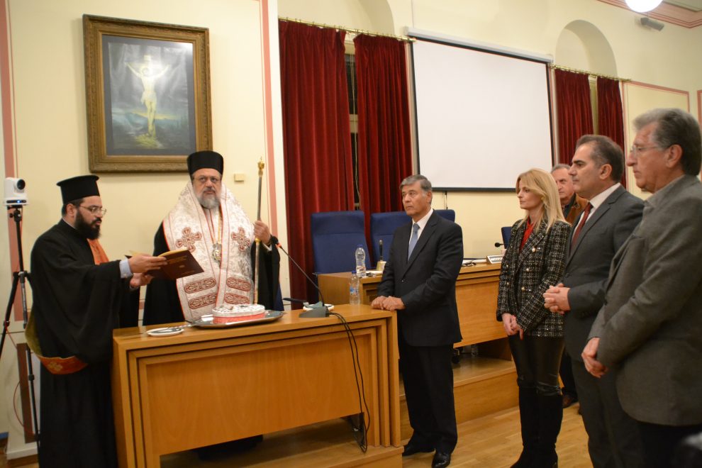 Δ.Σ. Καλαμάτας: Κοπή πίτας και ευχές για ηρεμία και συνεργασία… που όμως κράτησαν για λίγο