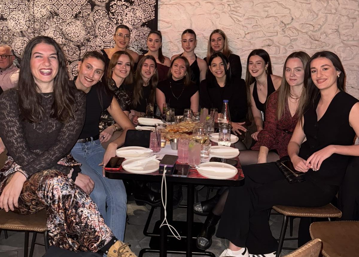 Έκοψε πίτα η ομάδα βόλεϊ γυναικών του Μεσσηνιακού