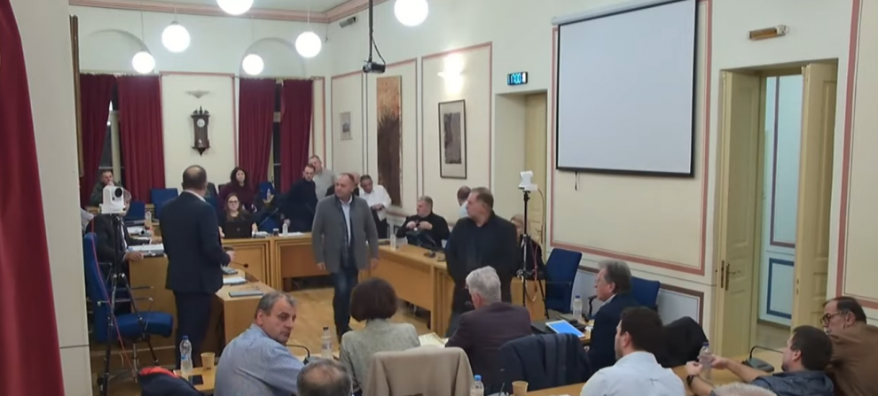 Ο κατήφορος στο Δημοτικό Συμβούλιο Καλαμάτας συνεχίζεται