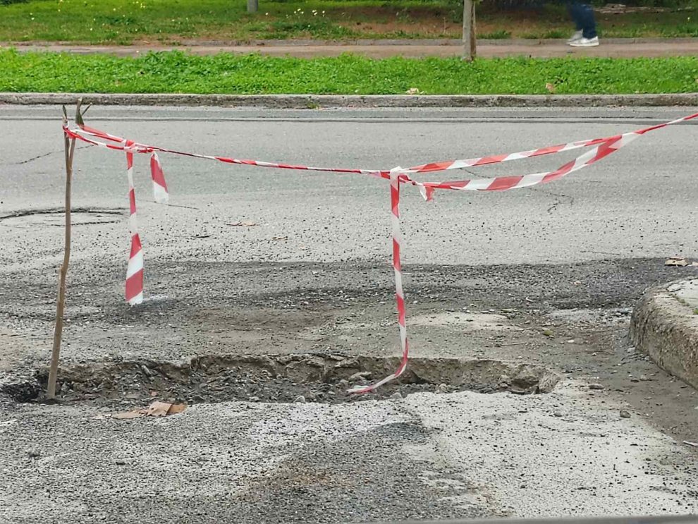 Κρατήρας… αλλά πέρα βρέχει