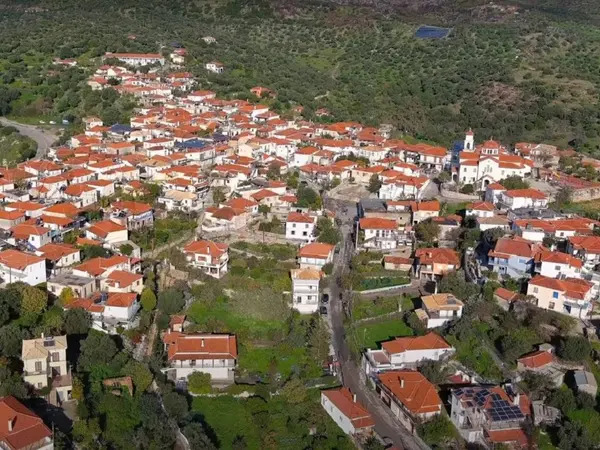 Το ακαθάριστο ρέμα στο Βασιλίτσι