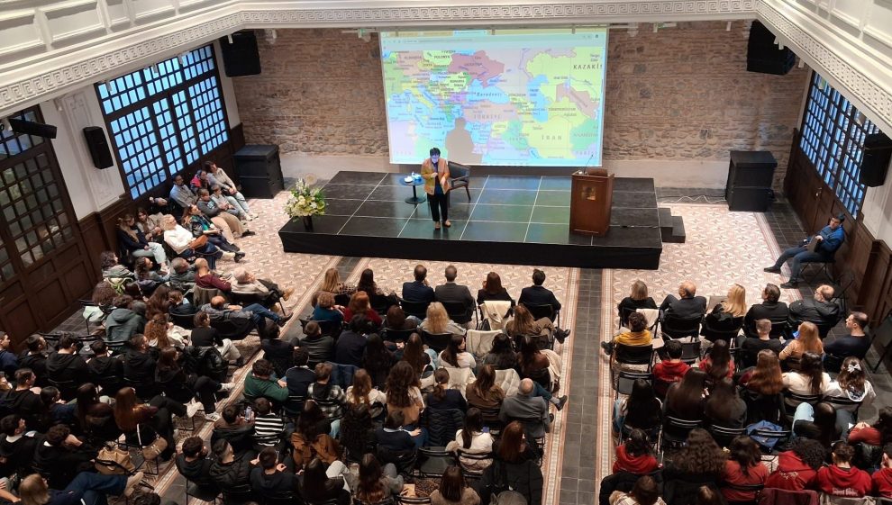 Κωνσταντινούπολη: Διάλεξη της Μαρίας Ευθυμίου με αφορμή την Παγκόσμια Ημέρα Ελληνικής Γλώσσας