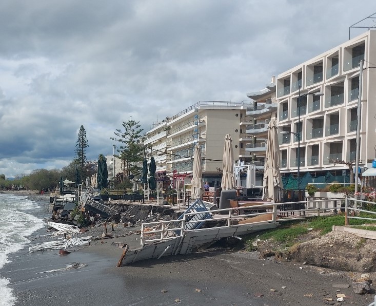 Δηλαδή, είναι λογικό να καταλήξουν στη θάλασσα;