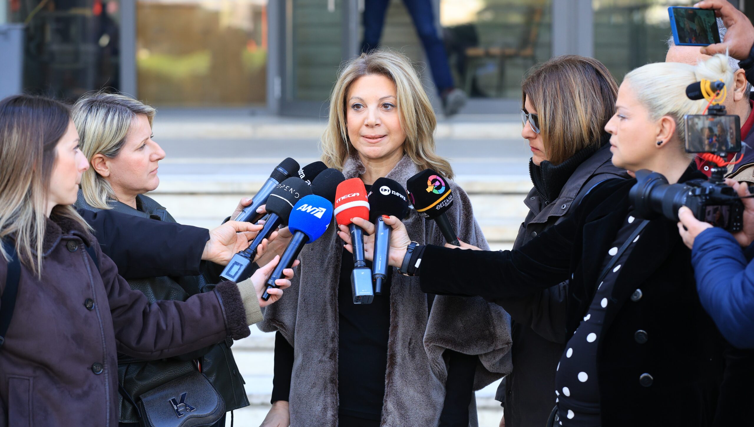 Καρυστιανού από Λάρισα: «Δίκη-παρωδία στην οποία αναγκαστικά συμμετέχουμε»