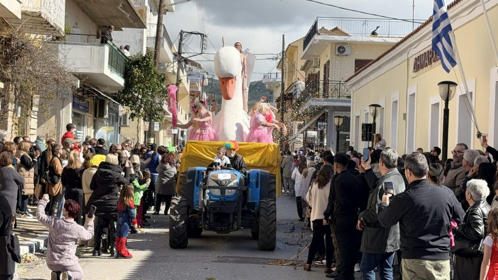 Με κέφι και κραιπάλη το Φιλιατρινό Καρναβάλι