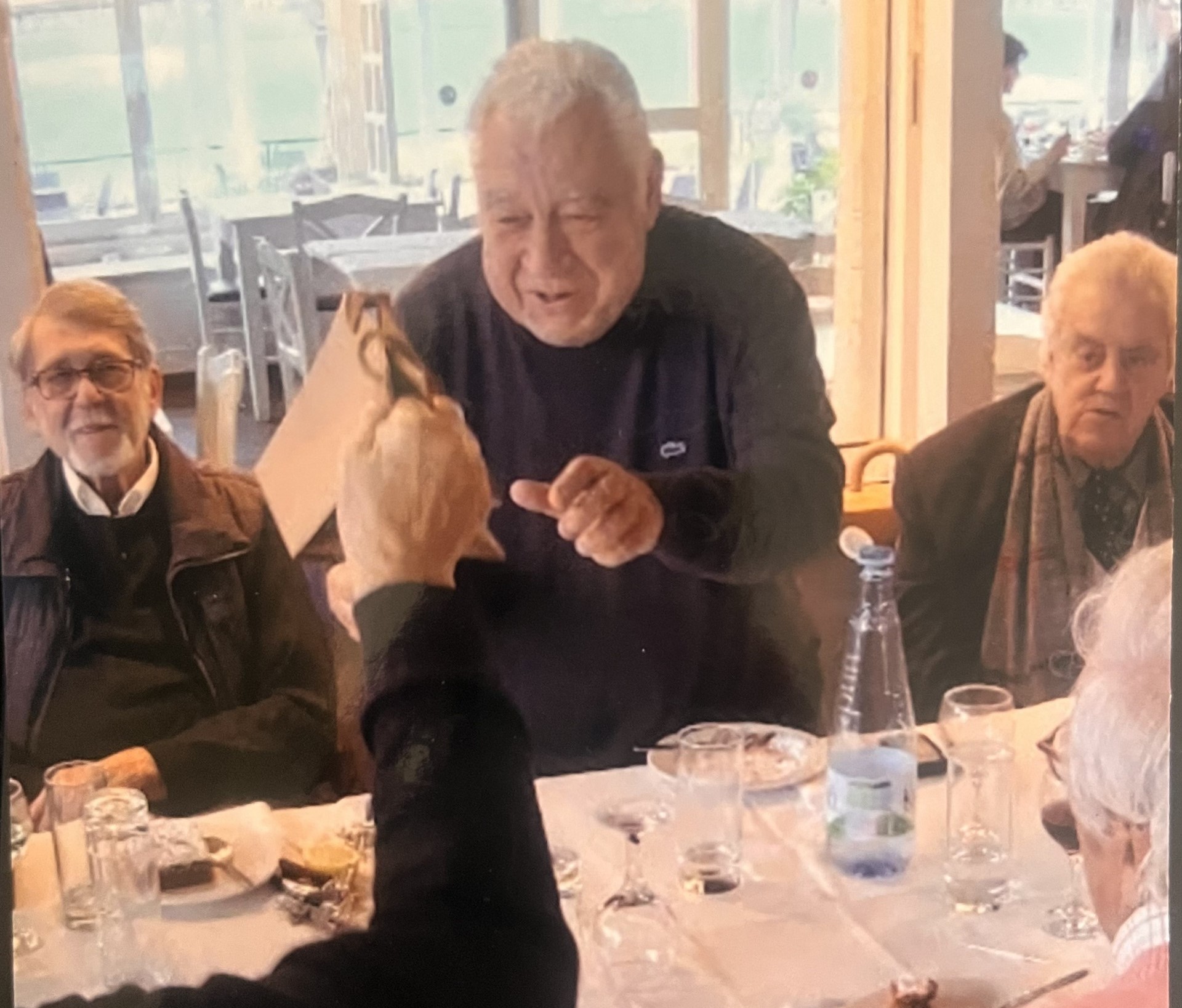 Συνεστίαση των αποφοίτων του έτους 1965 του Β΄ Γυμνασίου Αρρένων Καλαμάτας