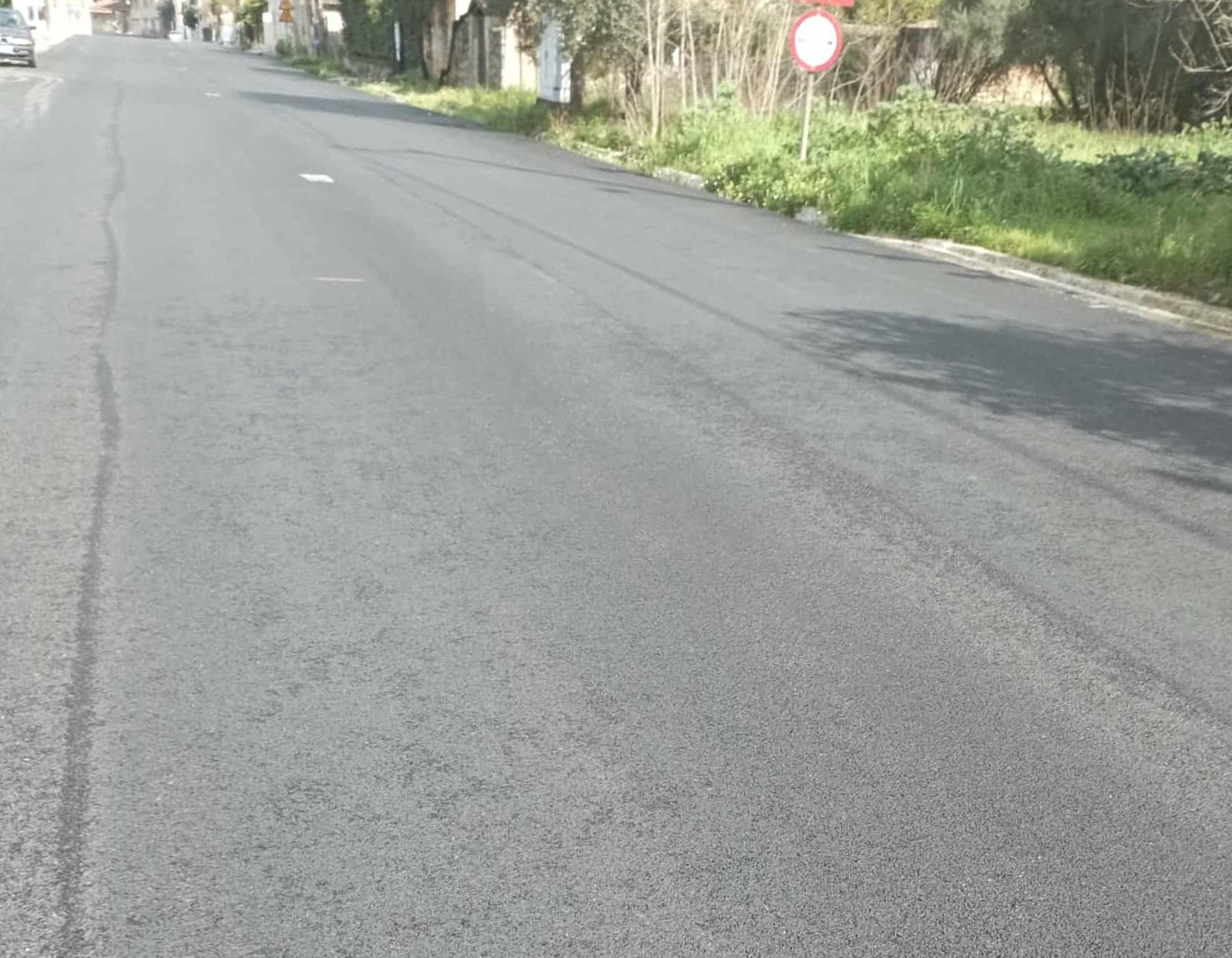 Έγιναν ασφαλτοστρώσεις, όχι όμως και διαγραμμίσεις…