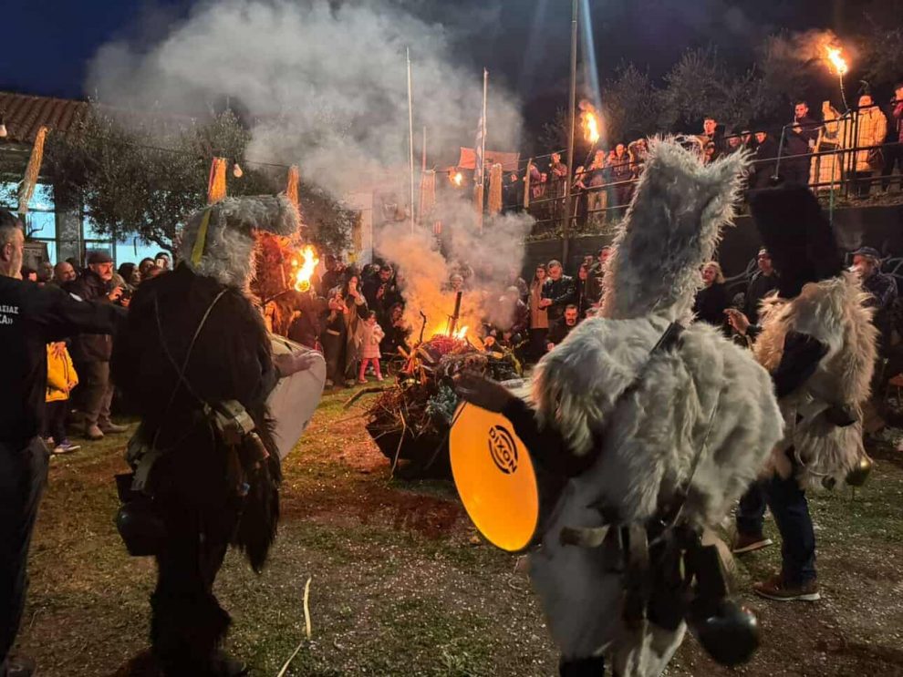 Εντυπωσιακή η αναβίωση του δρώμενου με τους Λυκοκάντζαρους στα Περιβολάκια