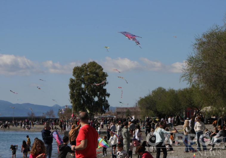 Καλαμάτα: Ο καλός καιρός και ο αέρας βοήθησαν στο πέταγμα του αετού