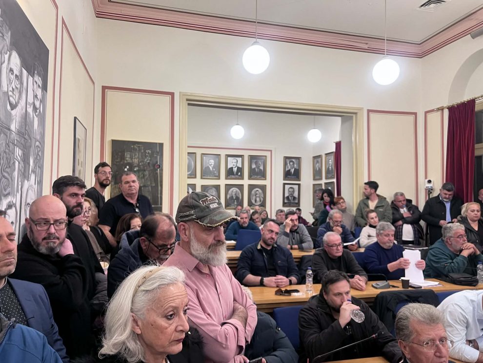 Οργισμένη απόβαση κατοίκων του Ταϋγέτου στο Δημοτικό Συμβούλιο Καλαμάτας