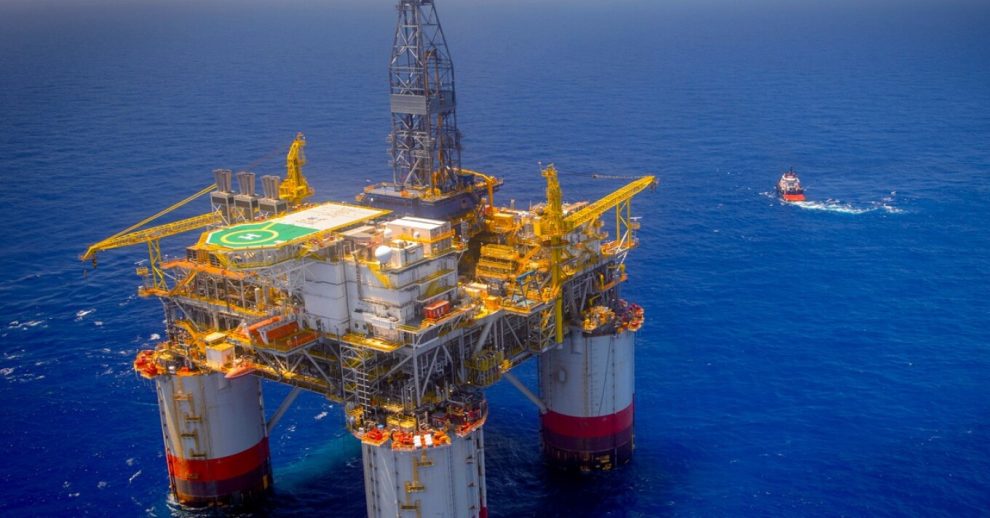 Αύριο η υπογραφή συμβάσεων με Chevron – Helleniq Energy: Πότε ξεκινούν σεισμικές έρευνες