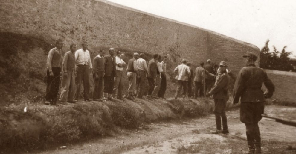 «Τώρα μπορούμε να δούμε το θάρρος τους»: Αφιέρωμα του Guardian στους 200 της Καισαριανής