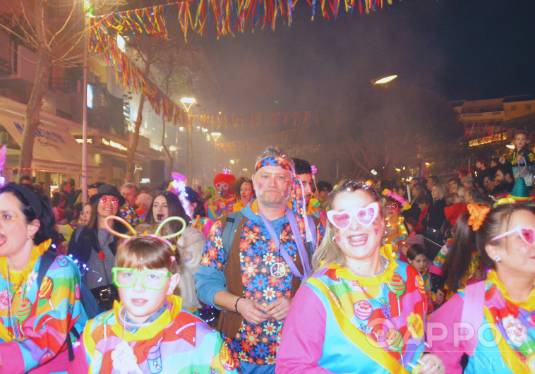 13ο Καλαματιανό Καρναβάλι: Με επιτυχία πραγματοποιήθηκε η νυχτερινή παρέλαση