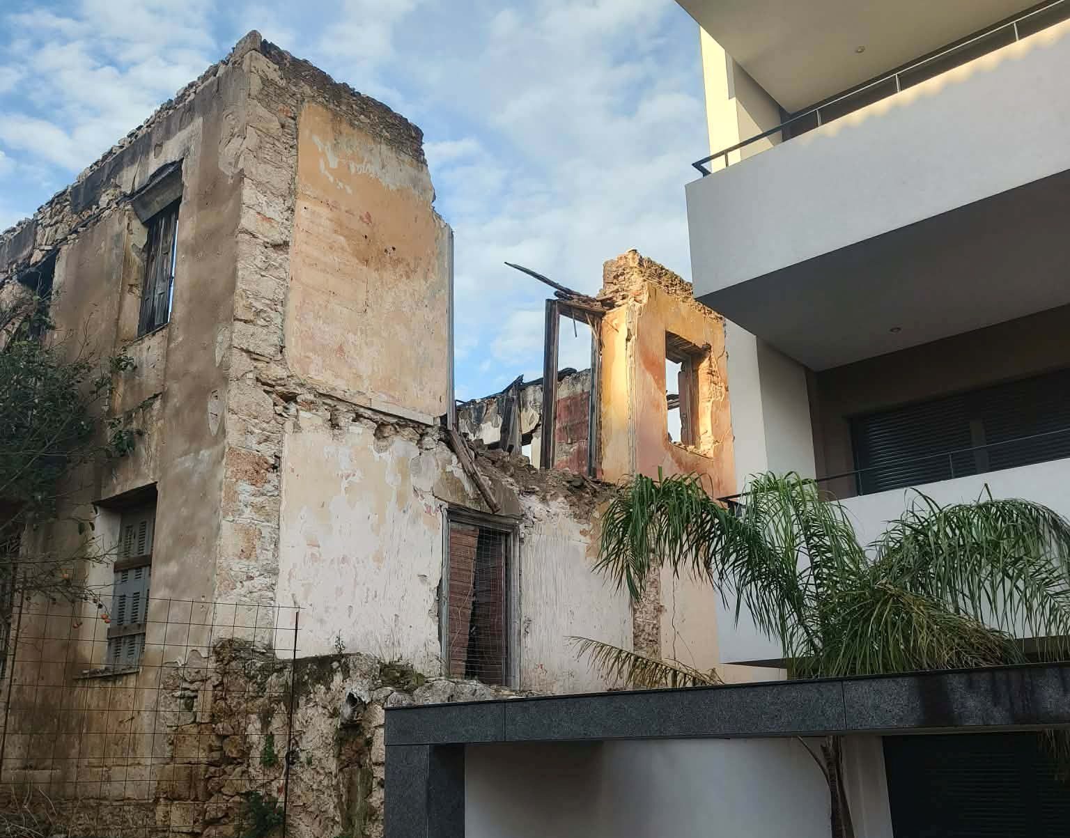 Κυπαρισσία: Τμήμα ερειπίου έπεσε σε γειτνιάζουσα οικία