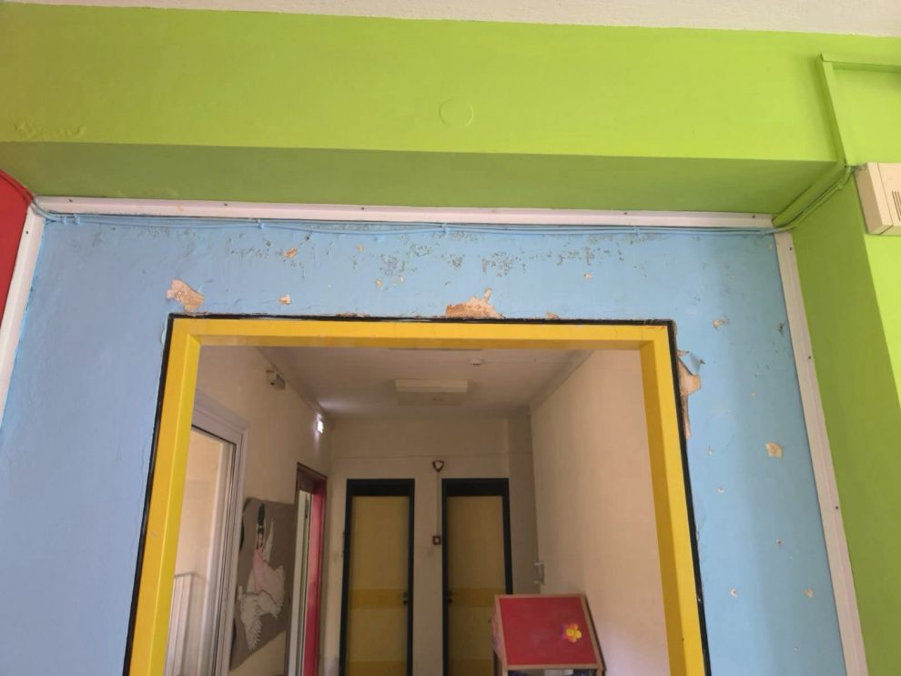 Δημοτικός Βρεφονηπιακός Σταθμός Κυπαρισσίας: Αγωνία γονέων για υγιεινή και σωματική ακεραιότητα των παιδιών τους