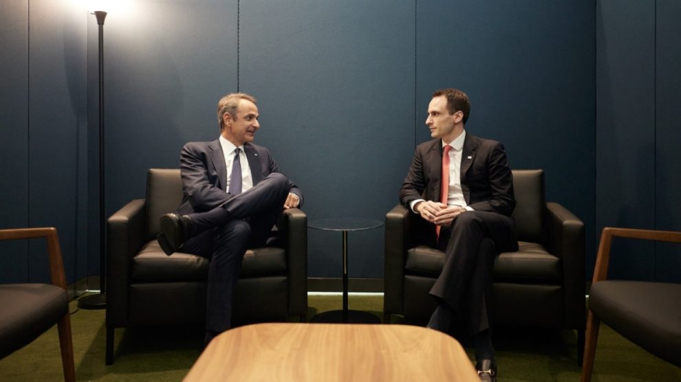 Συνάντηση Μητσοτάκη με τον Μάικλ Κράτσιος στο Νέο Δελχί: Προοπτική δημιουργίας AI giga factory στη Δ. Μακεδονία