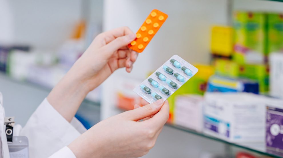 Πρεμιέρα σήμερα για τα ακριβά φάρμακα από τα φαρμακεία της γειτονιάς, τι πρέπει να γνωρίζουμε