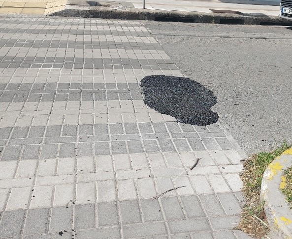 Διαβάσεις με κυβόλιθους… και πίσσα