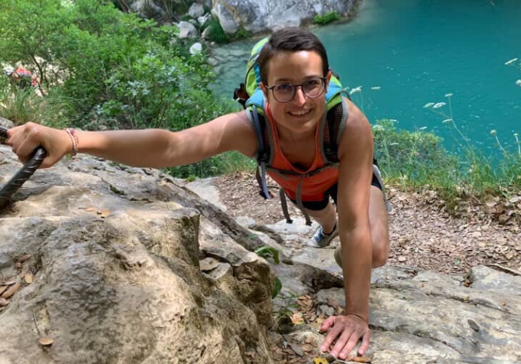 Miriam Braeuer: Η νεαρή Γερμανίδα που άφησε τη  χώρα της και ζει μόνιμα στη Νέα Κορώνη