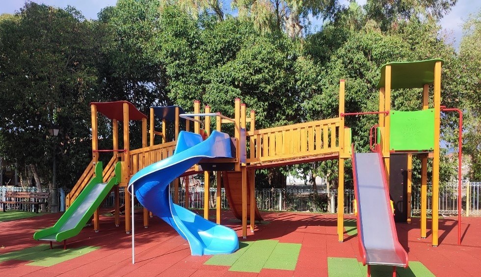 Δήμος Τριφυλίας: Ανάδοχος για προμήθεια –  εξοπλισμό παιδικών χαρών