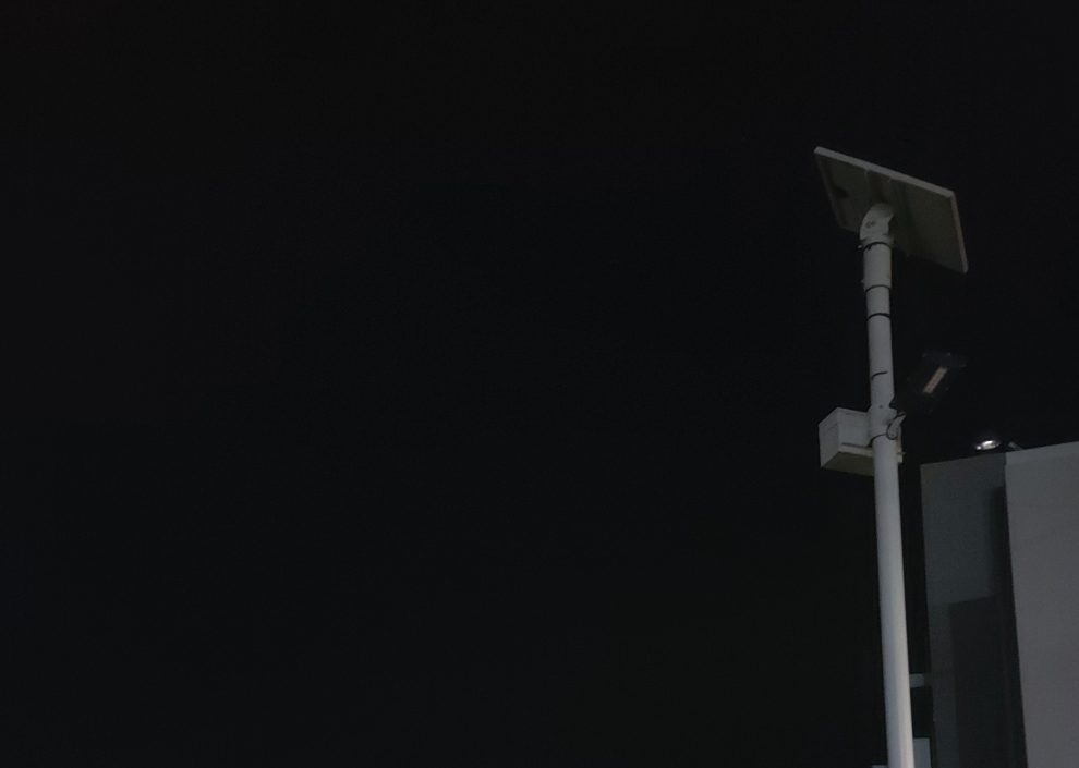 Ωραία τα ηλιακά φωτιστικά, αλλά να δουλεύουν κιόλας