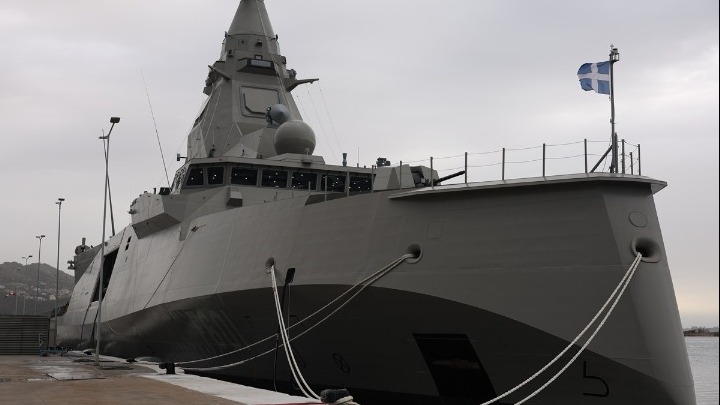 Στην Κύπρο σπεύδουν δύο φρεγάτες και ζεύγος μαχητικών F-16