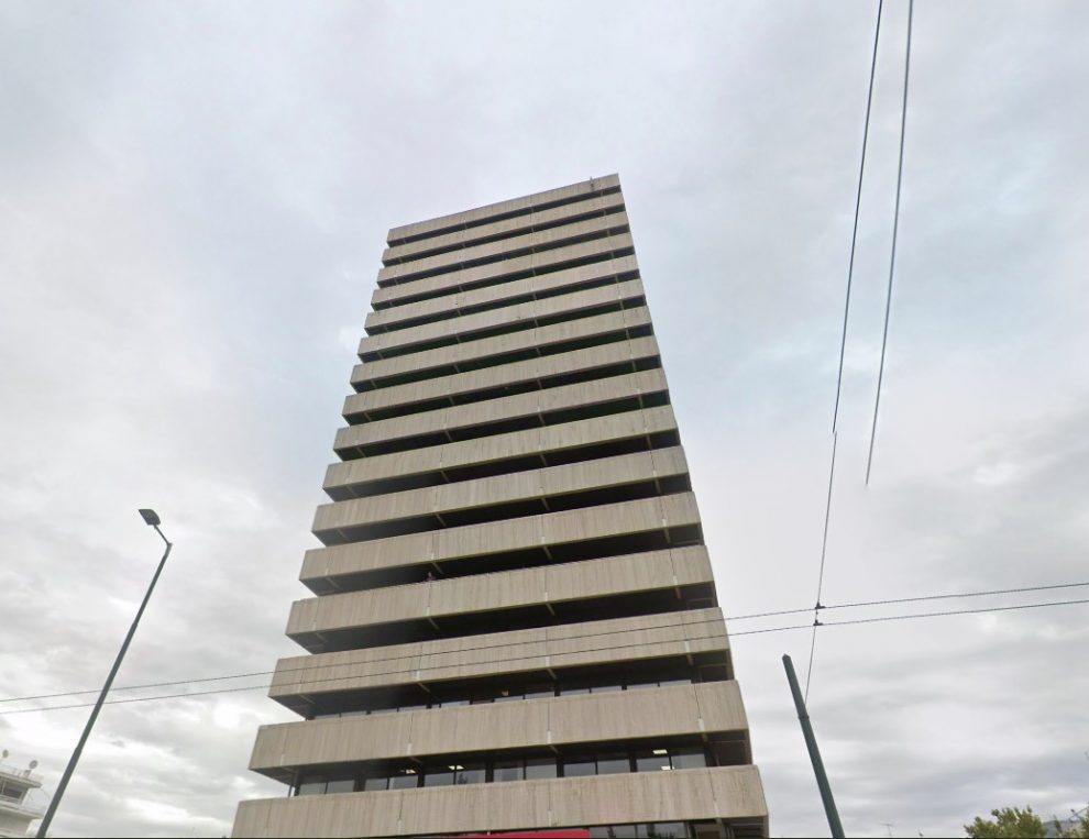 Αμπελόκηποι: Είχαν κοτόπουλα και κατσίκες στον 16ο όροφο κτιρίου
