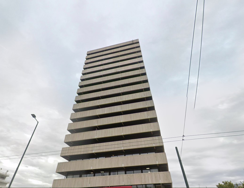 Αμπελόκηποι: Είχαν κοτόπουλα και κατσίκες στον 16ο όροφο κτιρίου