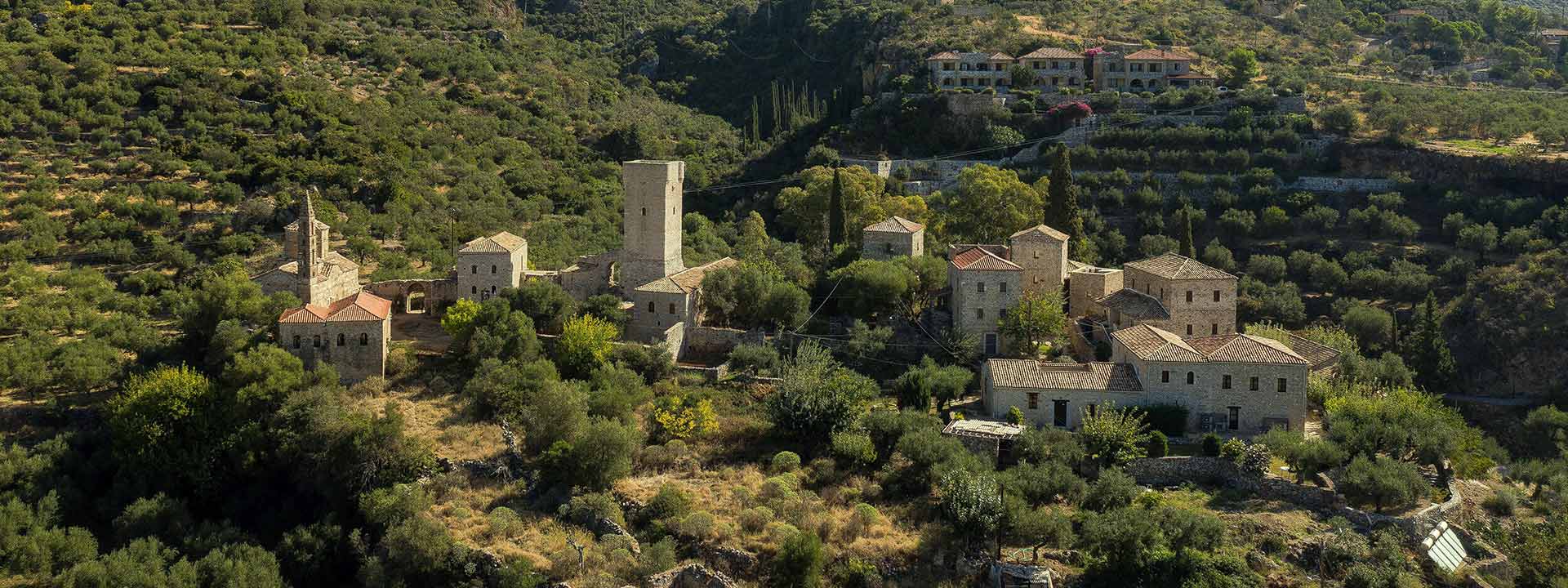Αρχαίο μνημείο κτηριακό  συγκρότημα στην Παλαιά Καρδαμύλη