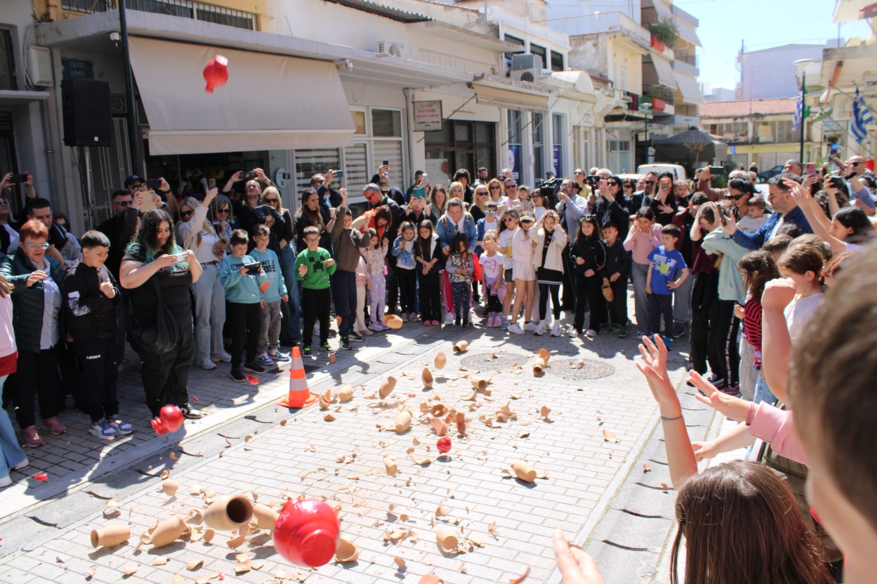 Μεσσήνη: Τηρήθηκε το έθιμο του «σπασίματος της στάμνας»