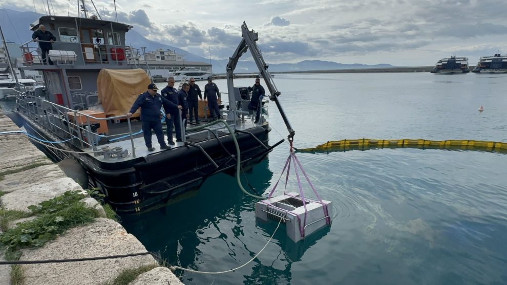 Άσκηση-αντιμετώπιση σεναρίου ρύπανσης  από πετρέλαιο στο λιμάνι της Καλαμάτας