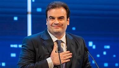 Ένας υπουργός δίπλα μας!