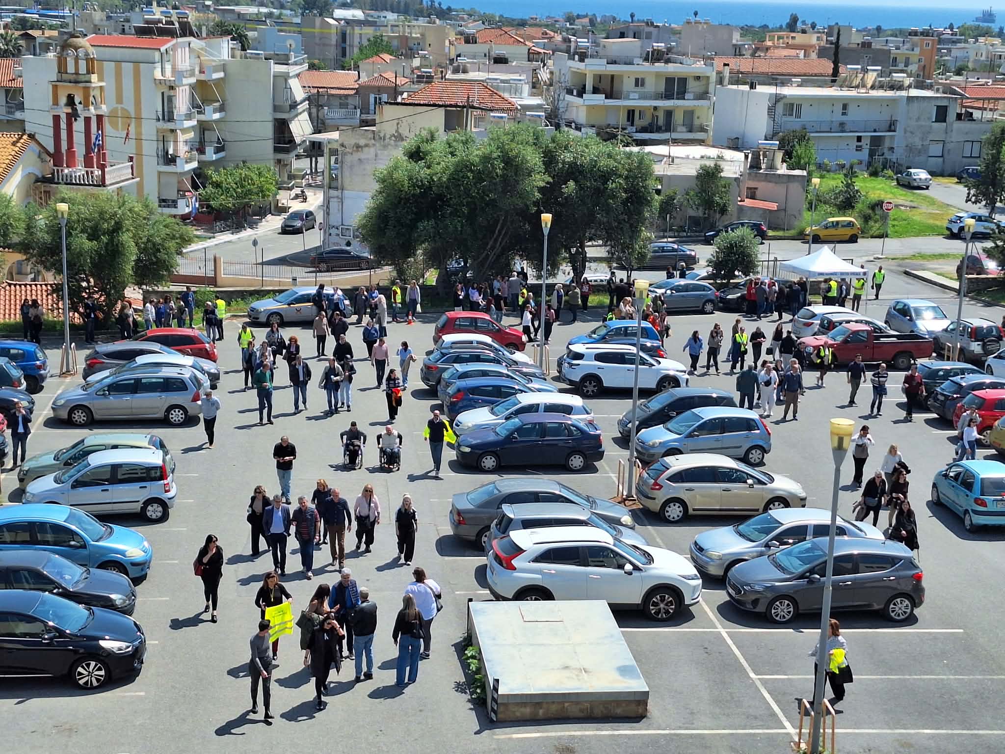 Άσκηση εκκένωσης του Δημαρχείου Καλαμάτας εν ώρα λειτουργίας των υπηρεσιών